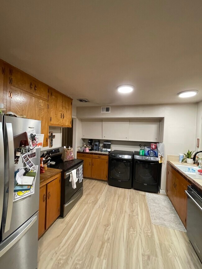 Building Photo - 2500 N Mesa Dr