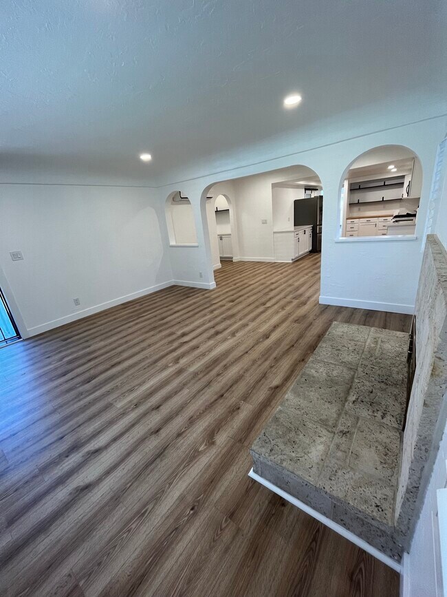 Building Photo - 8662 Sumner Pl
