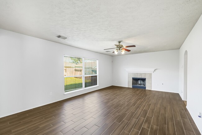 Building Photo - 307 Gateship Dr