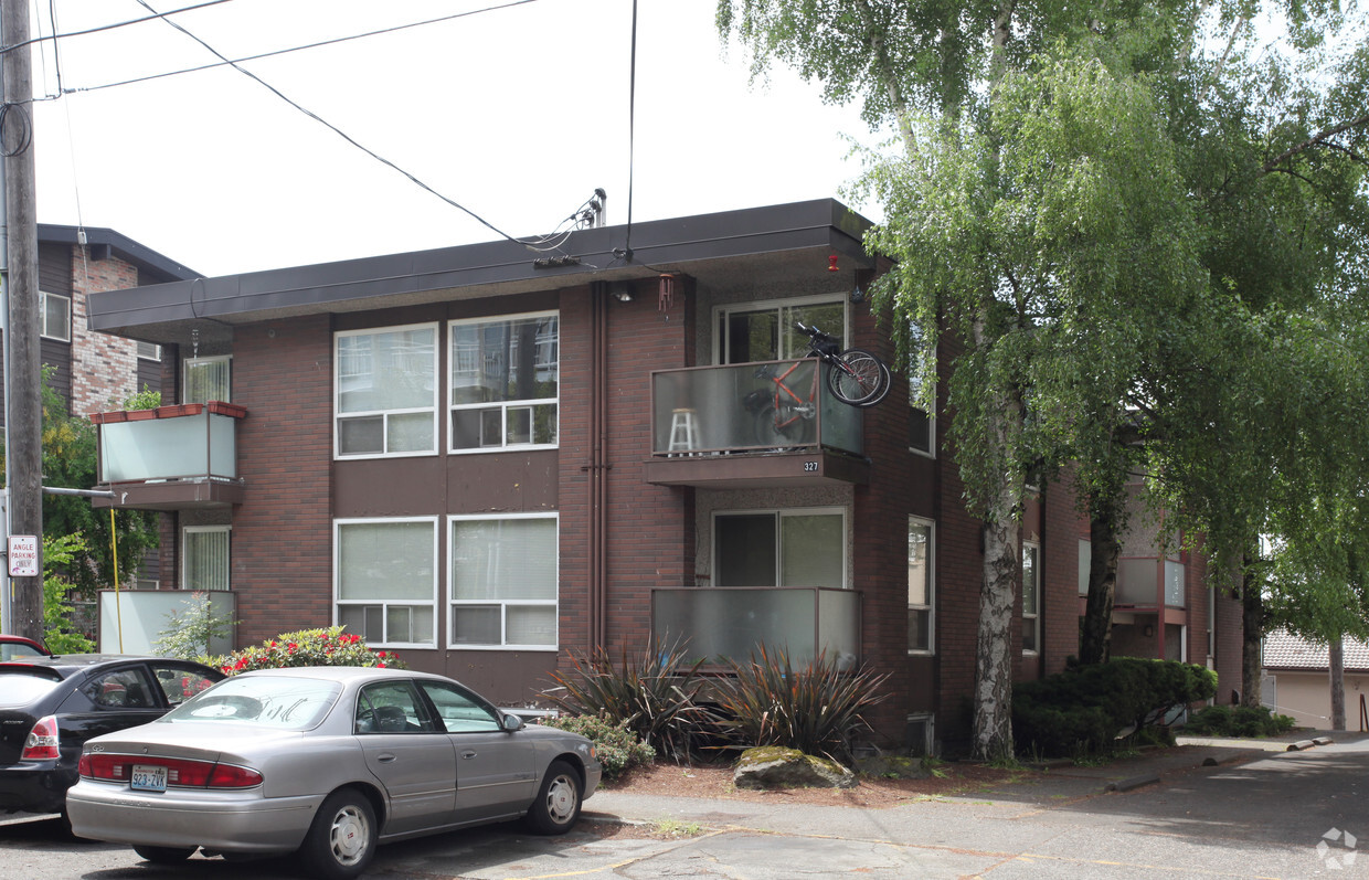 Primary Photo - 327 Belmont Ave E