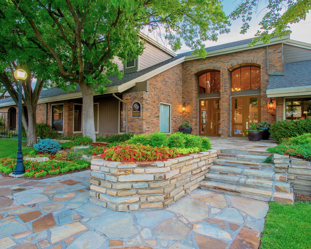 One Eton Square Apartments in Tulsa, OK