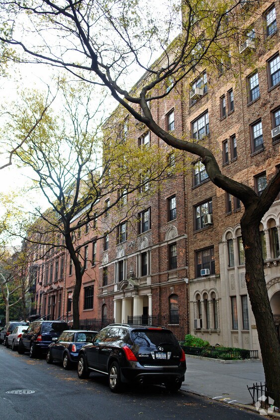 Primary Photo - 76 Remsen St