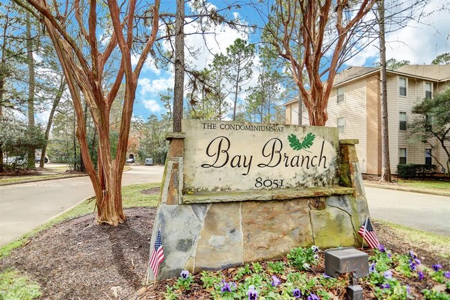 Foto del edificio - 8051 Bay Branch Dr