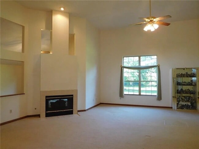 Building Photo - 10025 Ironway Dr
