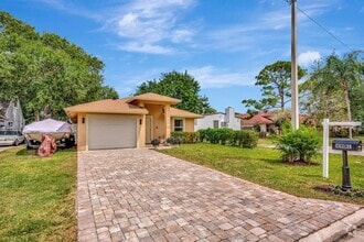 Building Photo - 4901 Lincoln Rd