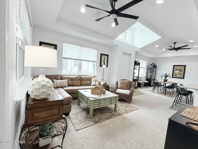 Building Photo - 8734 Sand dollar Dr