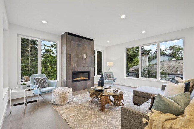 Building Photo - 13755 1st Ave NW