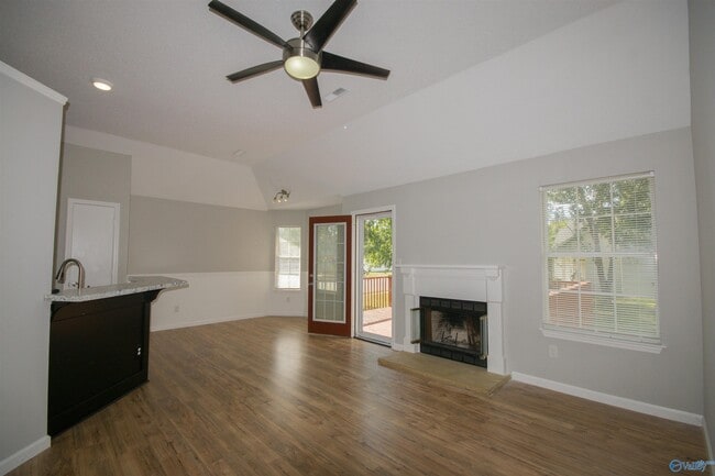 Building Photo - 101 Rebecca Pines Dr