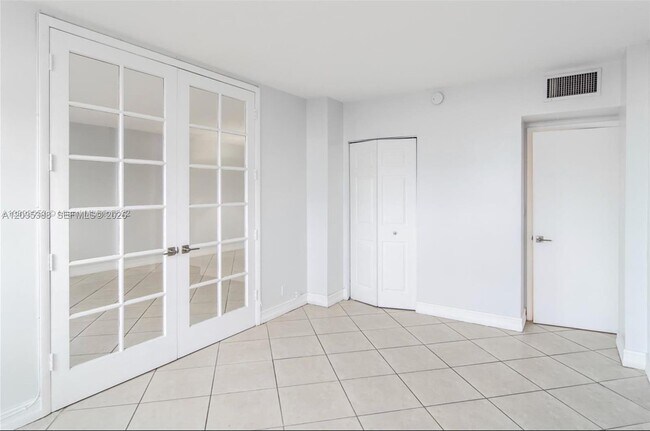 Foto del edificio - 1455 N Treasure Dr