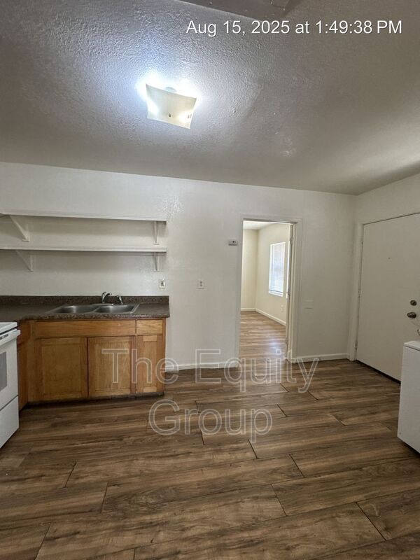 Foto del edificio - 435 N Redington St