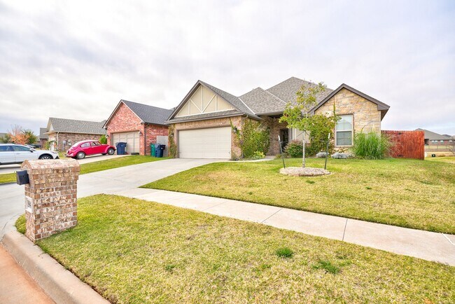 Building Photo - 3 Bedroom Home in The Grove