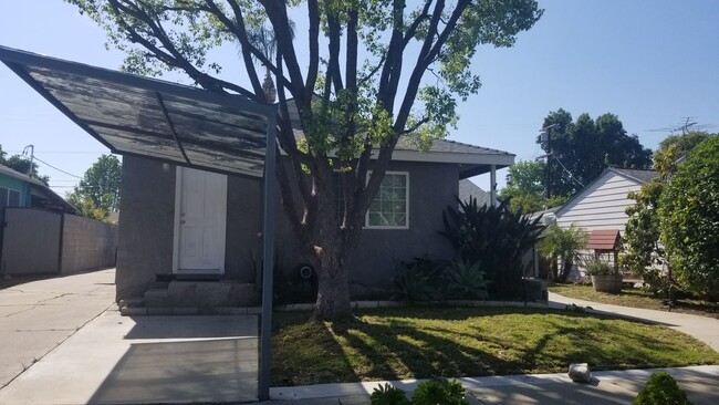 Foto del edificio - 6851 Wilbur Ave