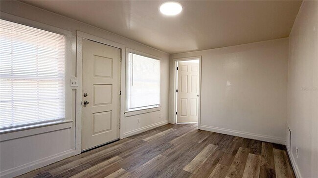 Foto del edificio - 1909 S Lincoln Ave