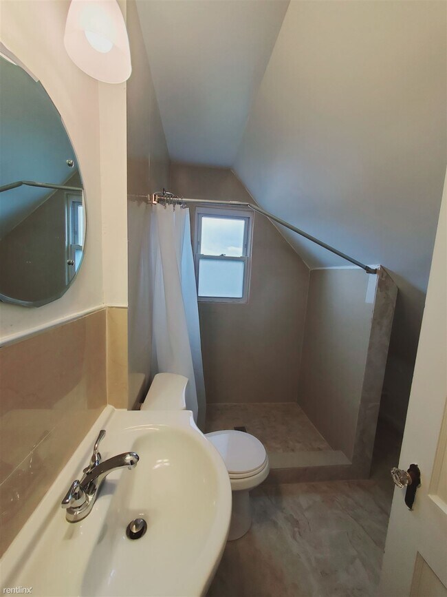 Building Photo - 1 br, 1 bath Condo - 32 Columbus Ave Apt C