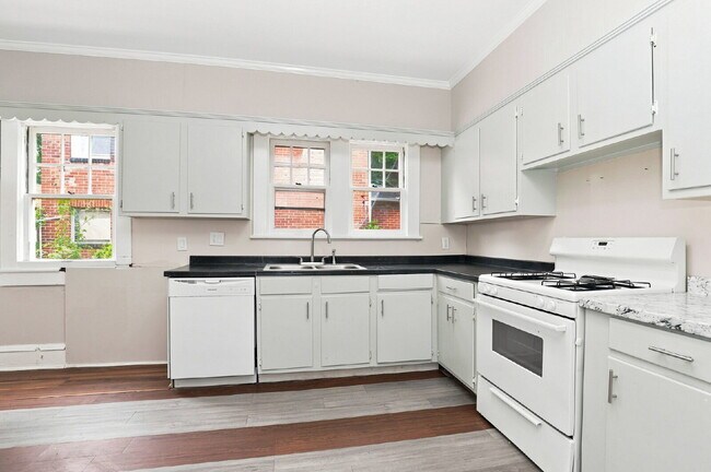 Foto del edificio - 1602 Walker Ave