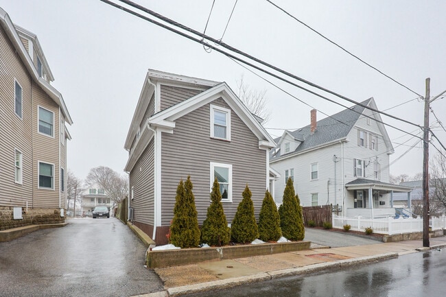 Building Photo - 54 Tremont St