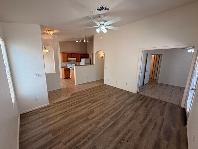 Building Photo - 602 N 166th Ln
