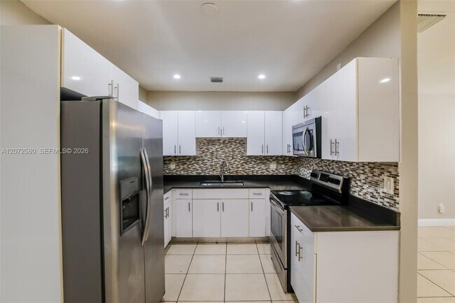 Foto del edificio - 1761 NE 170th St