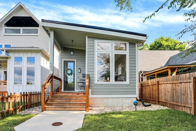 Building Photo - Like New Beautiful 4 Bedroom With Finished...