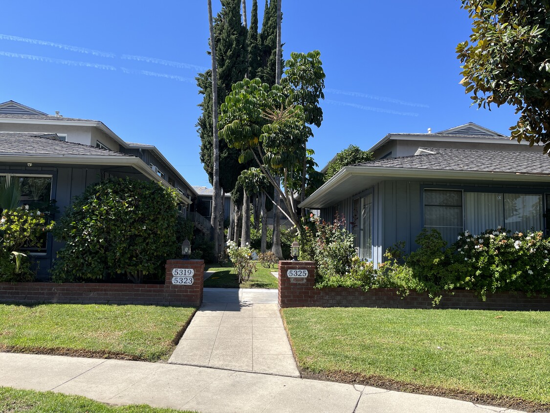Primary Photo - 5319 Radford Ave