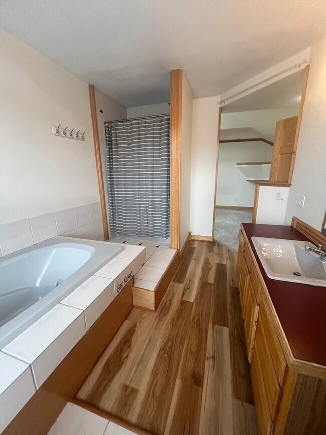 Foto del edificio - 53 E Main Ave