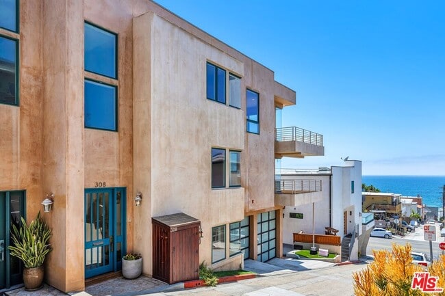 Building Photo - 308 Gull St