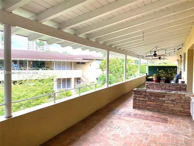 Building Photo - 30 Park Dr