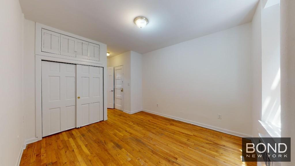 Primary Photo - 419 E 73rd St