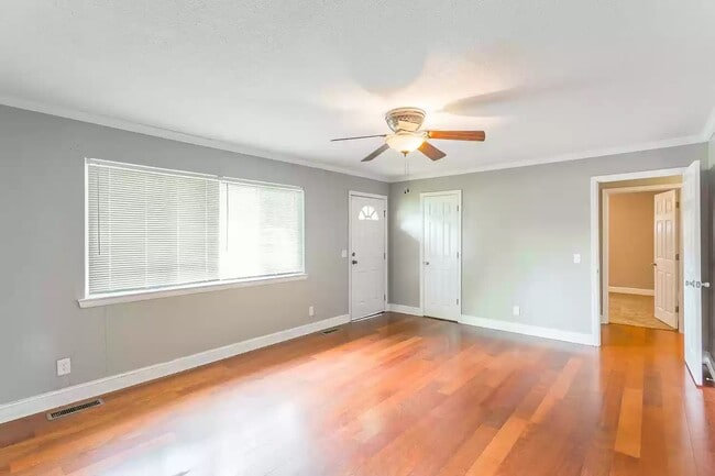 Photo - 443 Steele Rd House