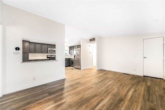 Building Photo - 603 Diamond Dr