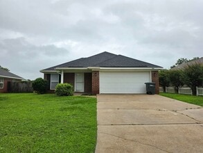 Building Photo - 1732 Abbey Loop