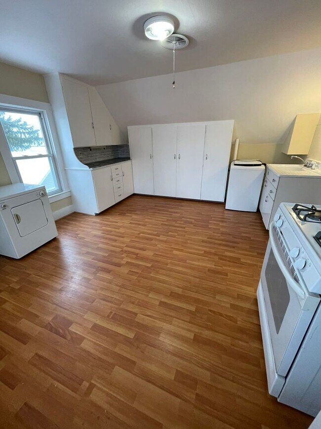 Foto del edificio - 118 S 8th St