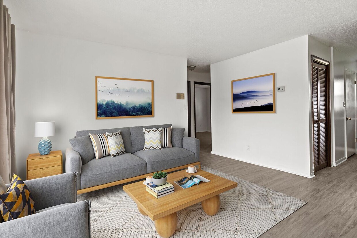 Foto principal - Your Next Home in the Heart of Yorktown Sc...