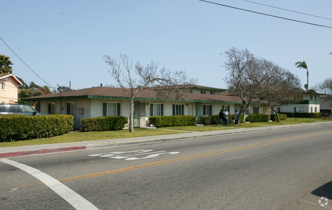 Building Photo - California Gardens