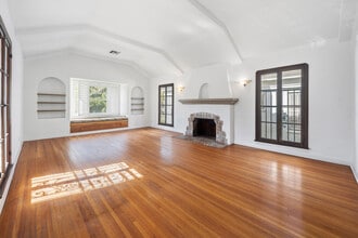 Building Photo - 166 N Arnaz Dr