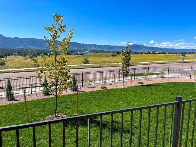 Photo - VIEWS VIEWS VIEWS IN DISTRICT 20!!! House