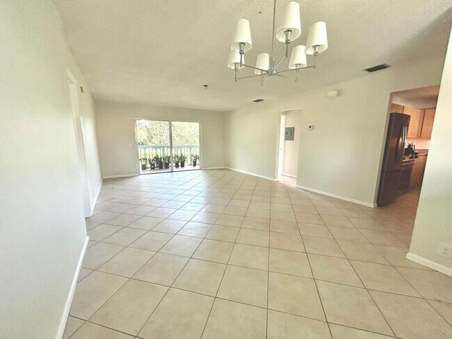 Foto del edificio - 421 S Lakeside Dr