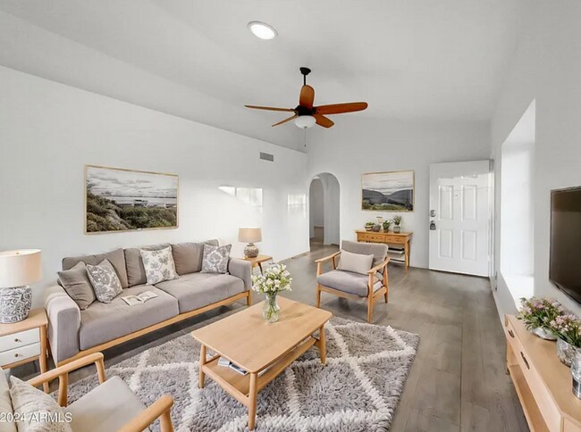 Building Photo - 1055 N Recker Rd