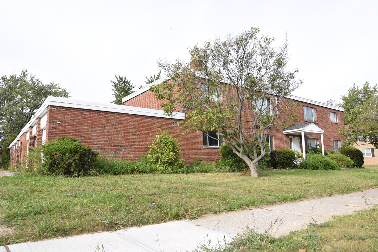 Exterior - 2334 Noble Rd