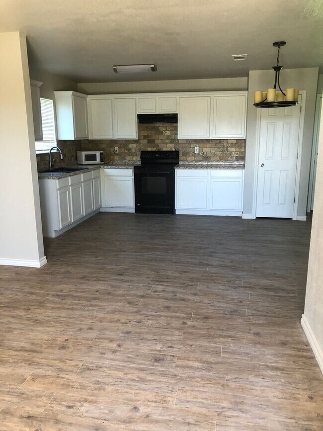 Foto del edificio - Adorable 3 Bedroom in Merkel!