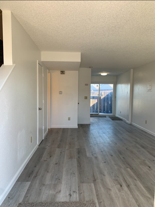 Building Photo - 1317 N Edmonds Dr