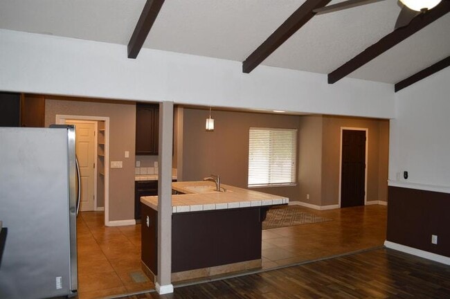 Building Photo - 3035 Duquesne Way