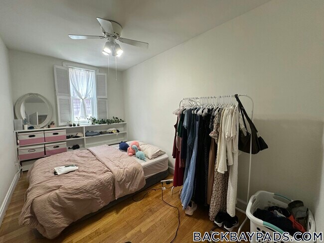Building Photo - 529 Beacon St