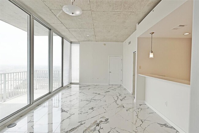 Foto del edificio - 5925 Almeda Rd