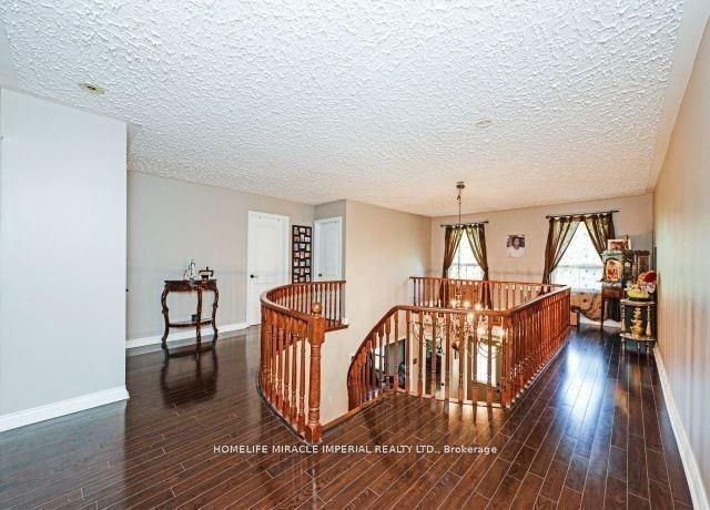 Building Photo - 4 Bellini Av