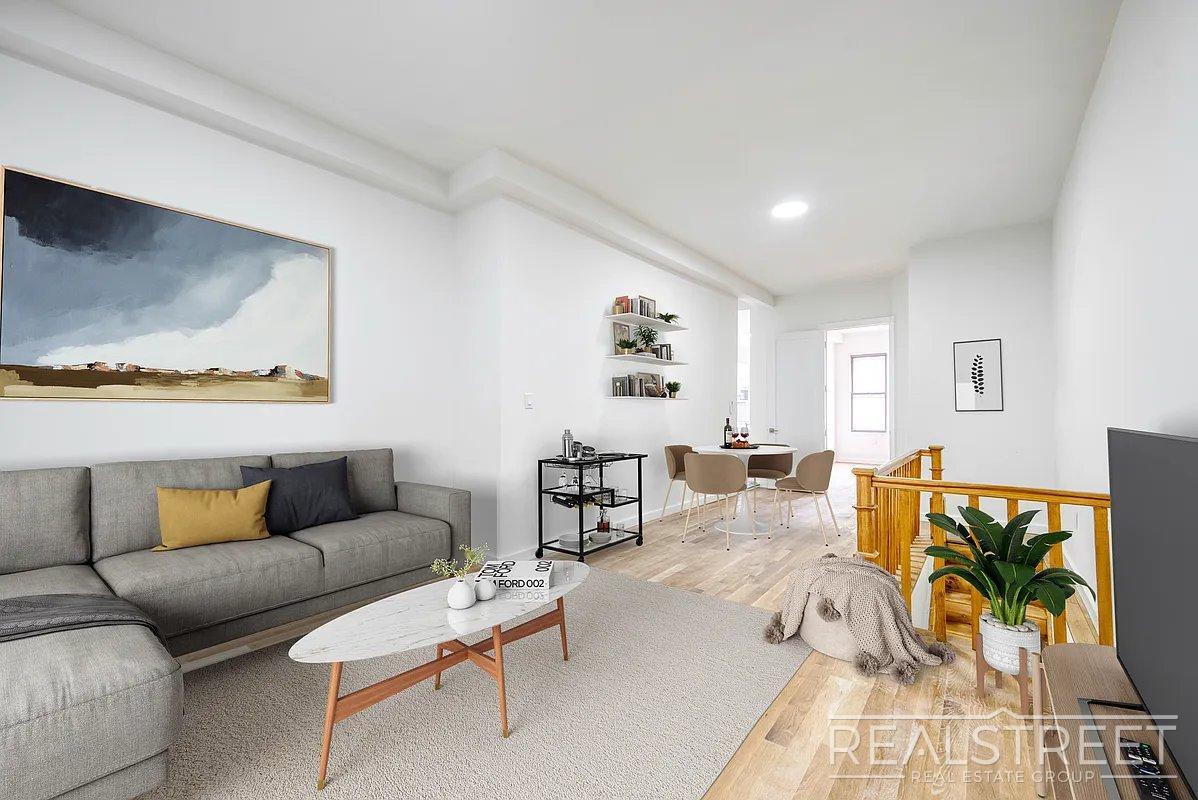 Primary Photo - Massive 4BD/4BA Duplex with Office & Priva...