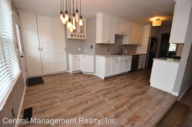 Building Photo - 4 br, 2 bath House - 52560 Brighton Park