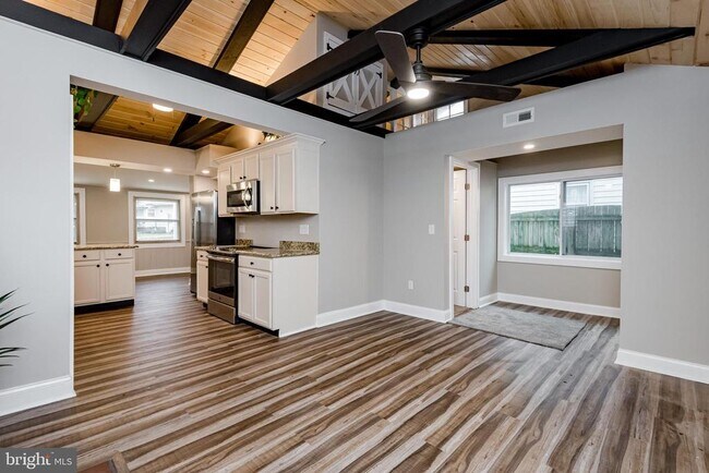 Foto del edificio - 21 Elm Rd