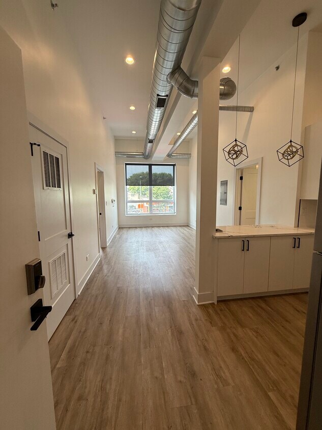 Foto principal - 4735 N Artesian Ave