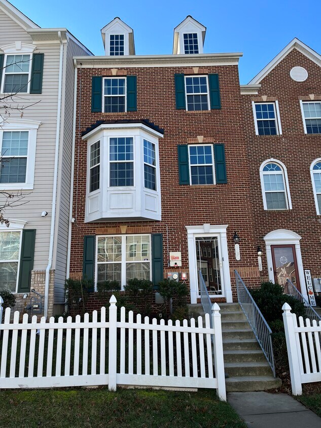 Front of Property - 1632 Fernwood Dr